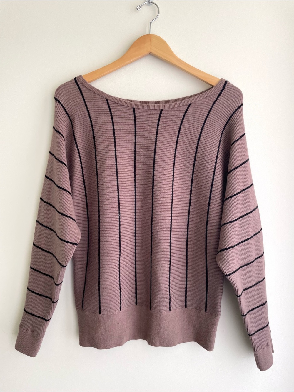 GBG Los Angeles Knit Off-Shoulder Cozy Sweater Autumn Fall Back to School Campus